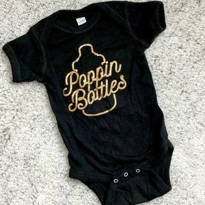 Poppin Bottles Unisez Onsie